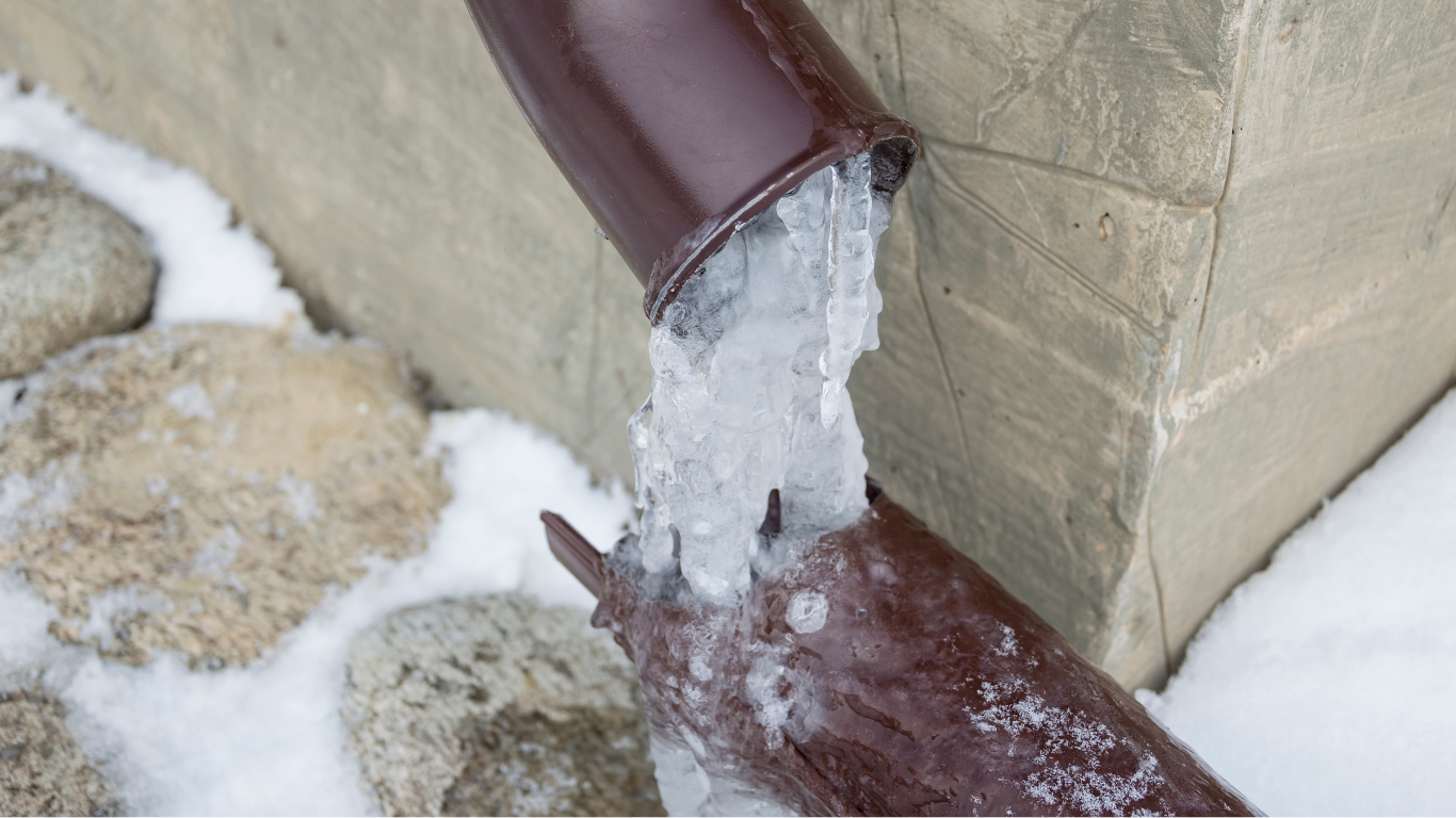4 Crucial Tips to Stop Your Pipes from Freezing This Winter